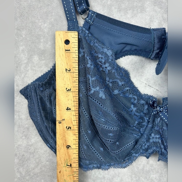 Chantelle Women's  Magnifique Seamless Unlined Minimizer Size 38D - Picture 4 of 9